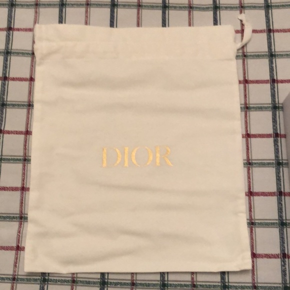 Dior Capture Totale 3 full size skincare and towel set - Picture 9 of 14